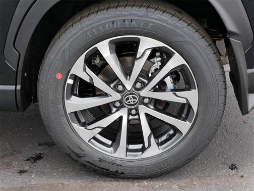 2025 Toyota Corolla Cross XLE
