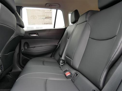 2025 Toyota Corolla Cross XLE