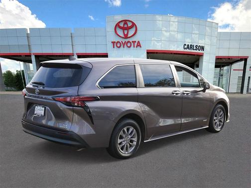 2021 Toyota Sienna XLE 7 Passenger