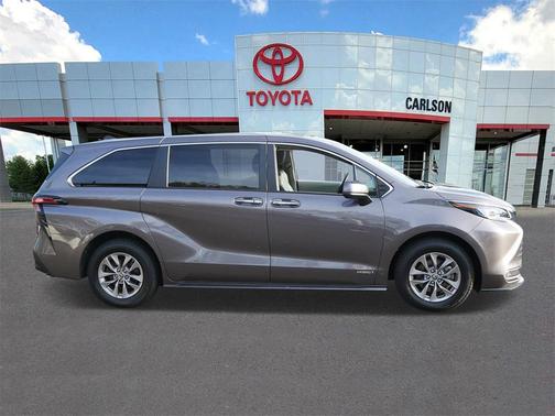2021 Toyota Sienna XLE 7 Passenger