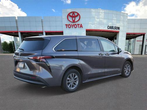 2021 Toyota Sienna XLE 7 Passenger