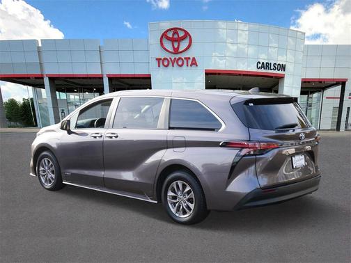 2021 Toyota Sienna XLE 7 Passenger