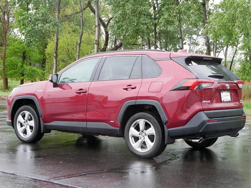2021 Toyota RAV4 Hybrid XLE Premium