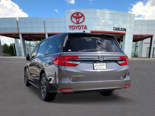 Sonic Gray Pearl 2024 Honda Odyssey EX-L