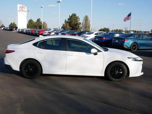 Ice Cap 2026 Toyota Camry LE