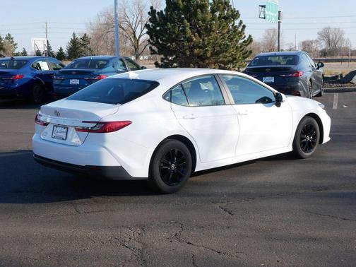 Ice Cap 2026 Toyota Camry LE