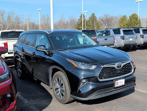 2024 Toyota Highlander XLE