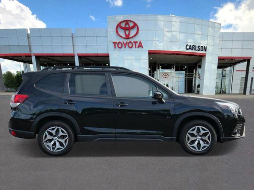 Crystal Black Silica 2023 Subaru Forester Premium