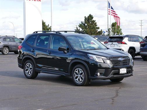Crystal Black Silica 2023 Subaru Forester Premium