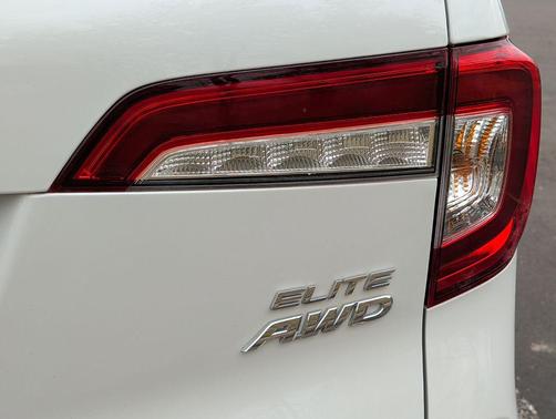 Lunar Silver Metallic 2020 Honda Pilot AWD Elite