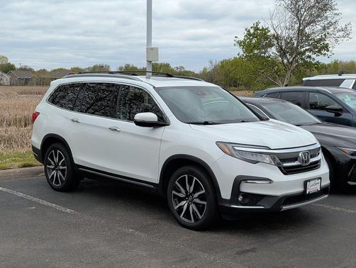 Lunar Silver Metallic 2020 Honda Pilot AWD Elite