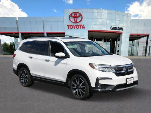 Lunar Silver Metallic 2020 Honda Pilot AWD Elite