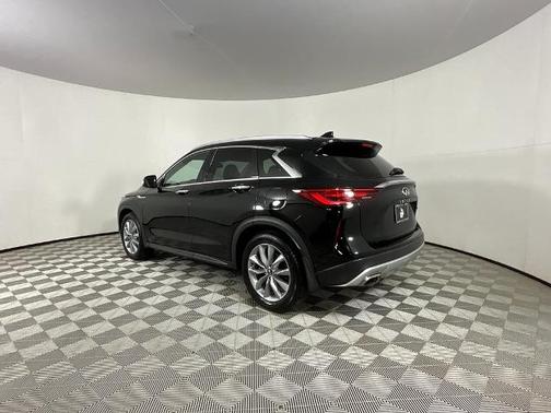 2022 INFINITI QX50 LUXE
