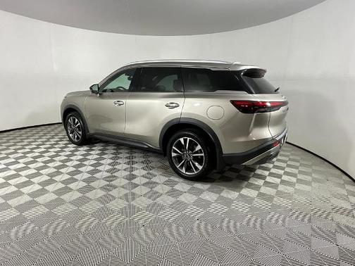 2022 INFINITI QX60 LUXE