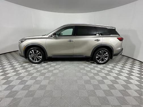 2022 INFINITI QX60 LUXE