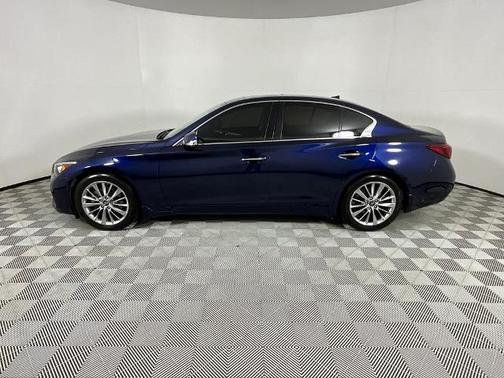 2022 INFINITI Q50 LUXE