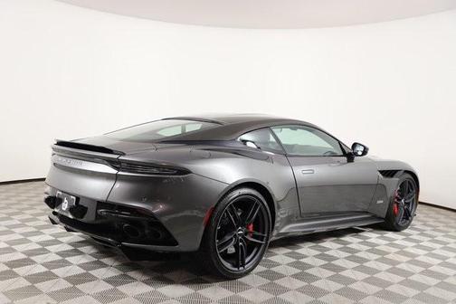 Photo 4 of 23 of 2019 Aston Martin DBS Superleggera