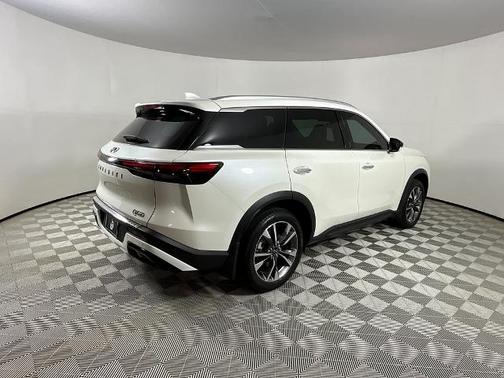 2024 INFINITI QX60 LUXE