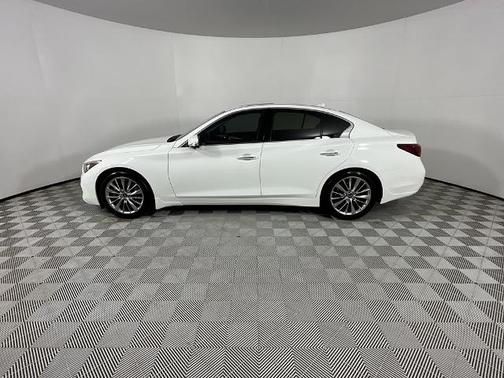 2022 INFINITI Q50 LUXE