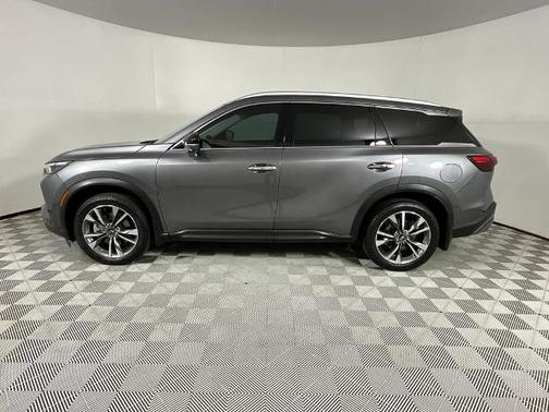 2022 INFINITI QX60 LUXE