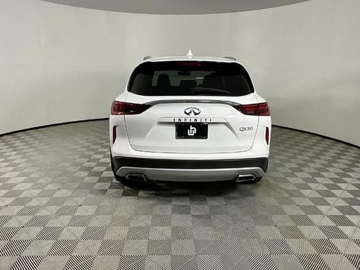 2023 INFINITI QX50 LUXE