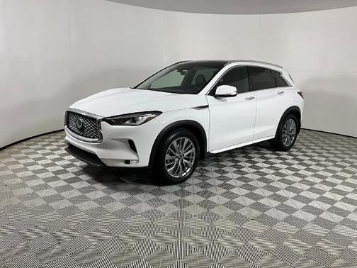 2023 INFINITI QX50 LUXE