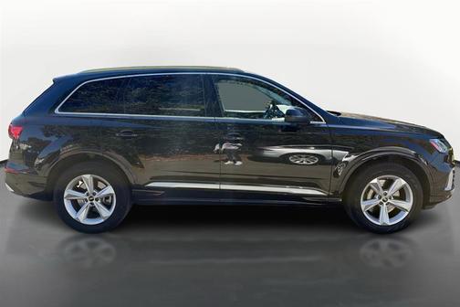 2024 Audi Q7 45 Premium Plus