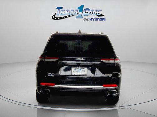 2022 Jeep Grand Cherokee Summit