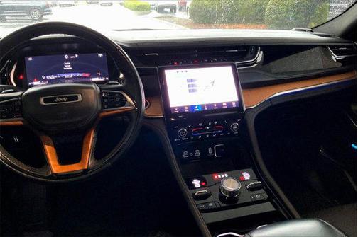 2022 Jeep Grand Cherokee Summit