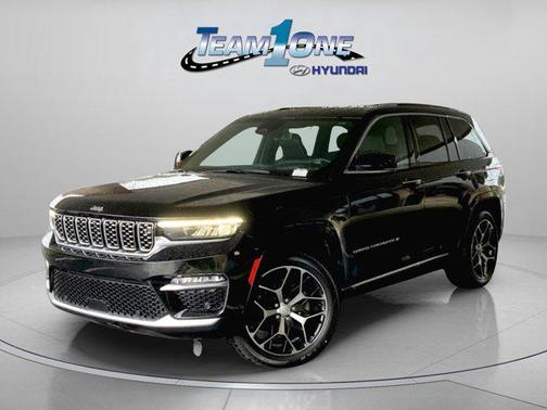 2022 Jeep Grand Cherokee Summit