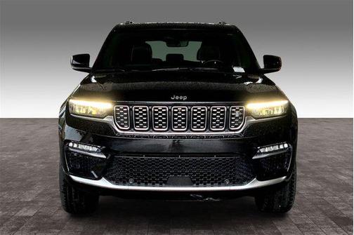 2022 Jeep Grand Cherokee Summit