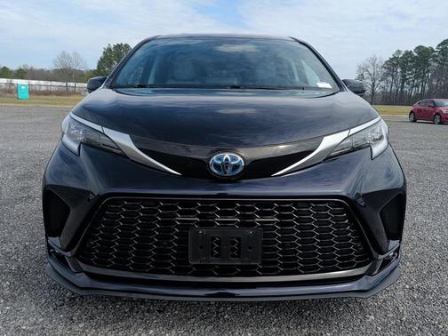 2023 Toyota Sienna XSE 7 Passenger