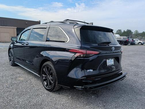 2023 Toyota Sienna XSE 7 Passenger