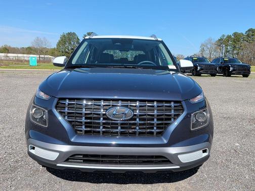 2026 Hyundai VENUE SEL w/Two-Tone Roof