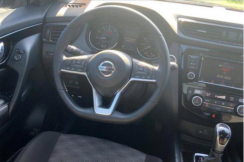 2022 Nissan Rogue Sport SV