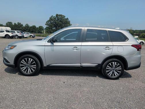 Alloy Silver Metallic 2019 Mitsubishi Outlander ES