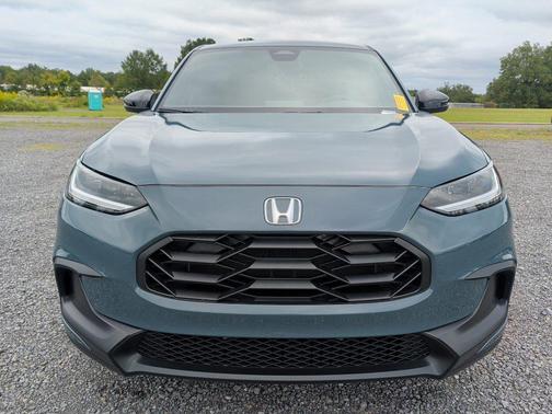 Pearl 2025 Honda HR-V 2WD Sport