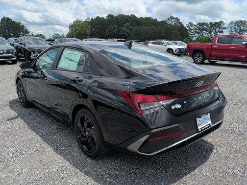 Abyss Black 2026 Hyundai ELANTRA Sport