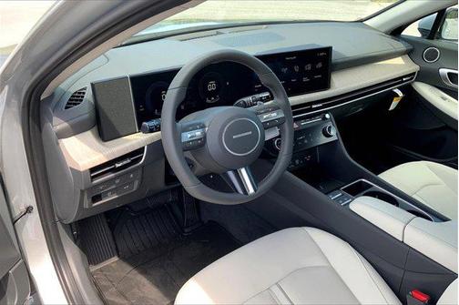 2025 Hyundai SONATA Hybrid SE