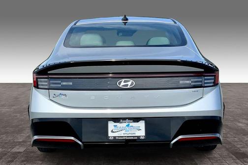 Aero Silver 2025 Hyundai SONATA Hybrid SE