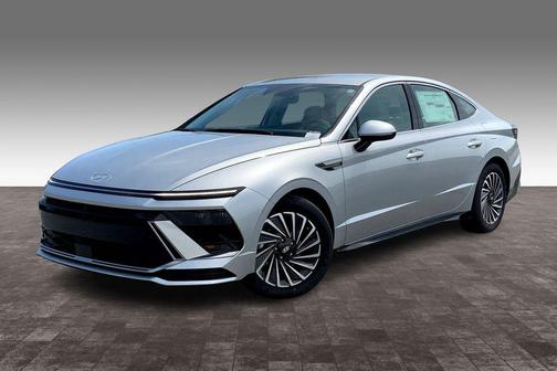 Aero Silver 2025 Hyundai SONATA Hybrid SE