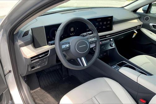 Aero Silver 2025 Hyundai SONATA Hybrid SE