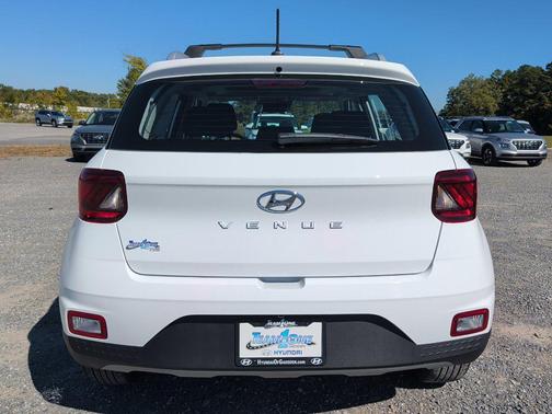 Lunar White 2026 Hyundai VENUE SEL