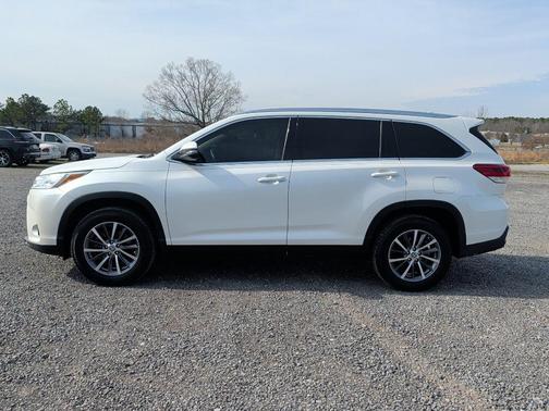 Blizzard Pearl 2019 Toyota Highlander XLE