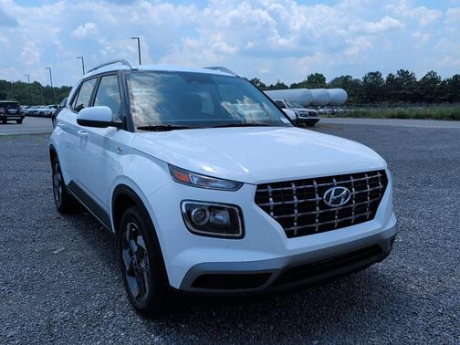 Lunar White 2026 Hyundai VENUE SEL