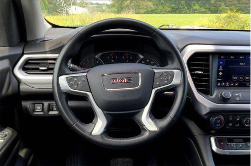 2023 GMC Acadia AWD SLT