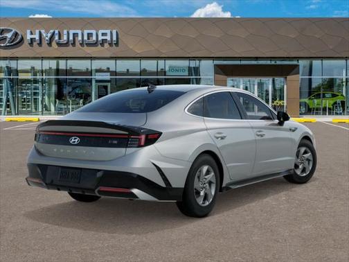 2025 Hyundai SONATA SE