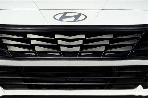 2025 Hyundai ELANTRA HEV SEL Sport