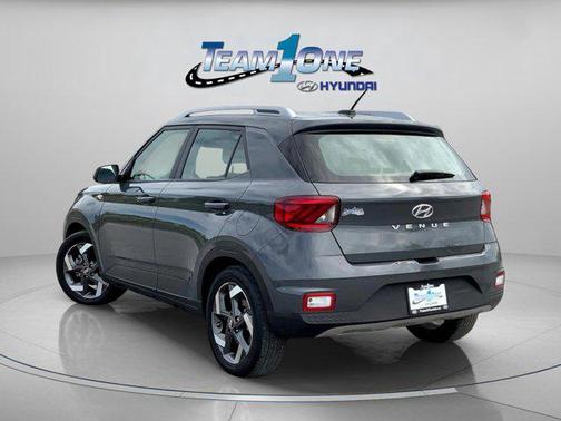 2024 Hyundai VENUE SEL