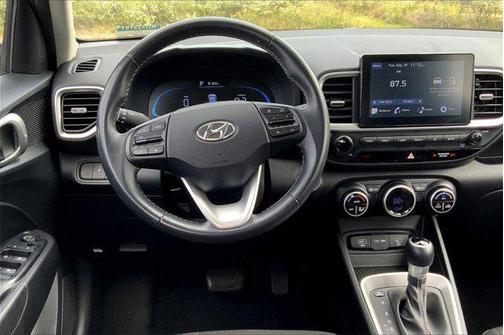 2024 Hyundai VENUE SEL